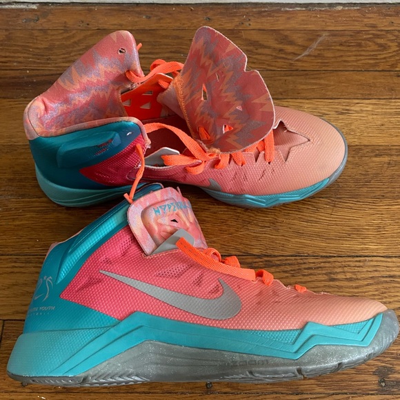 Nike Women’s Zoom HyperQuickness Basketball High Tops - Picture 6 of 7